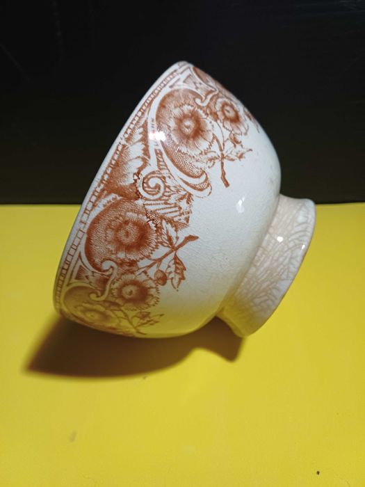 Malga Antiga em Faiança