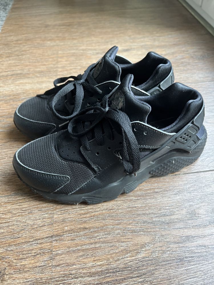 Czarne buty Nike air huarache