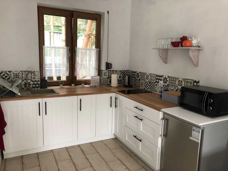 Domek w lesie nad morzem przyjazny psom.