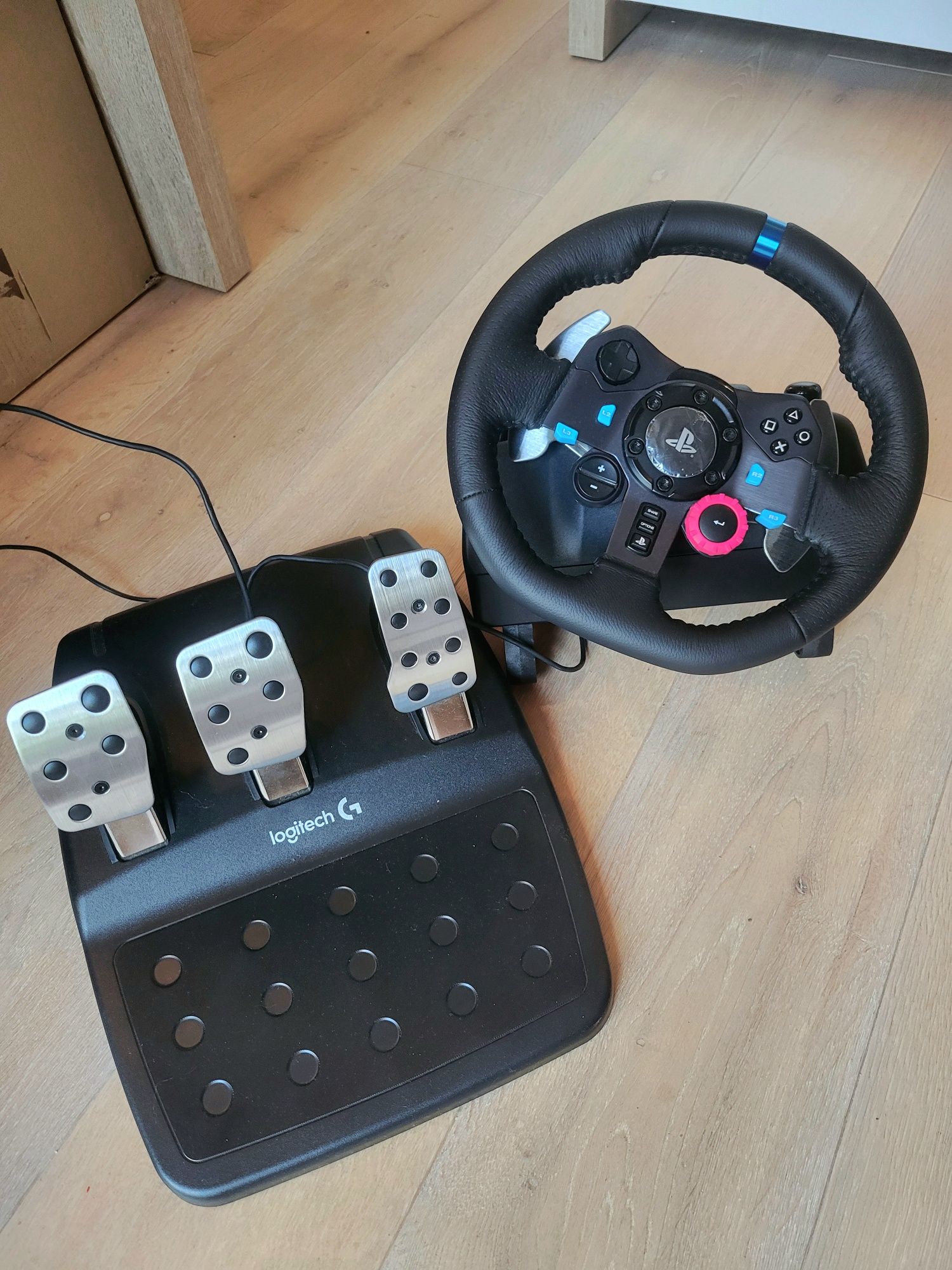 Logitech g29 nowy PS5 PS4 PS3 PC nieużywany symulator zestaw