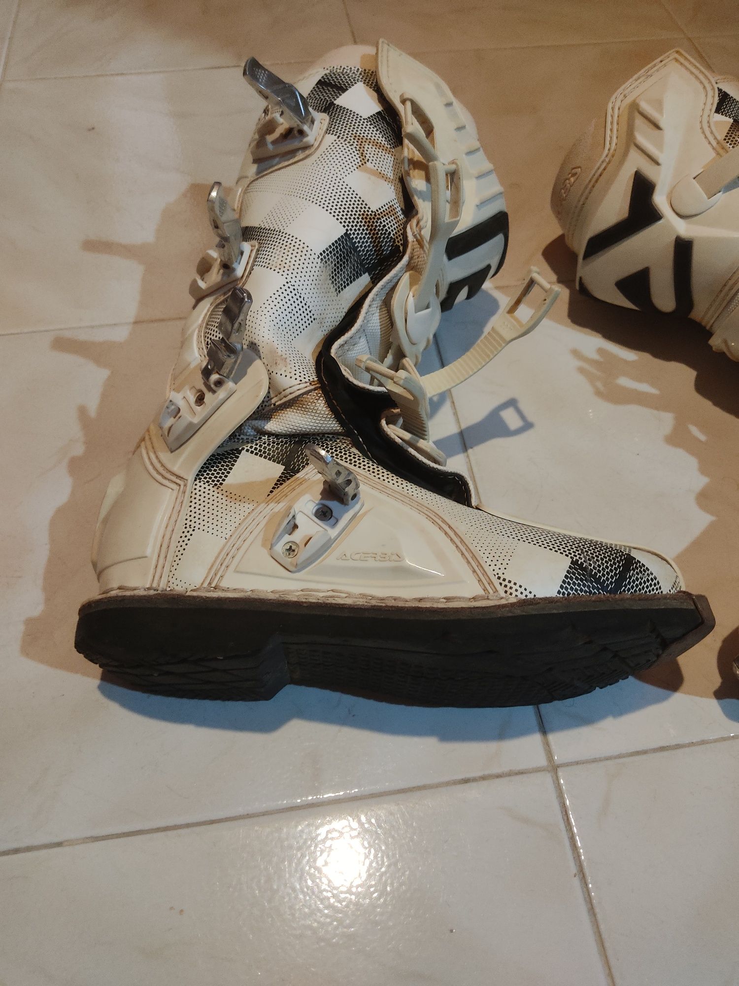 VENDO botas acerbis