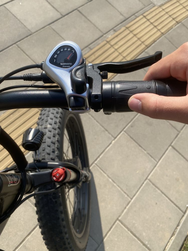 Sprzedam Elektryczny rower LANKELEISI MG740PLUS w bardzo dobrej cenie