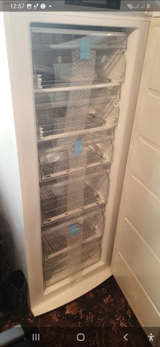 ГАРАНТІЯ!!НОВА!! Морозильная камера Electrolux EUF 2241 AOW