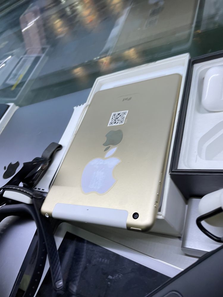 Tablet Apple iPad Mini 3 8”  lte ios 12.5 16 GB space grey 94% bateri