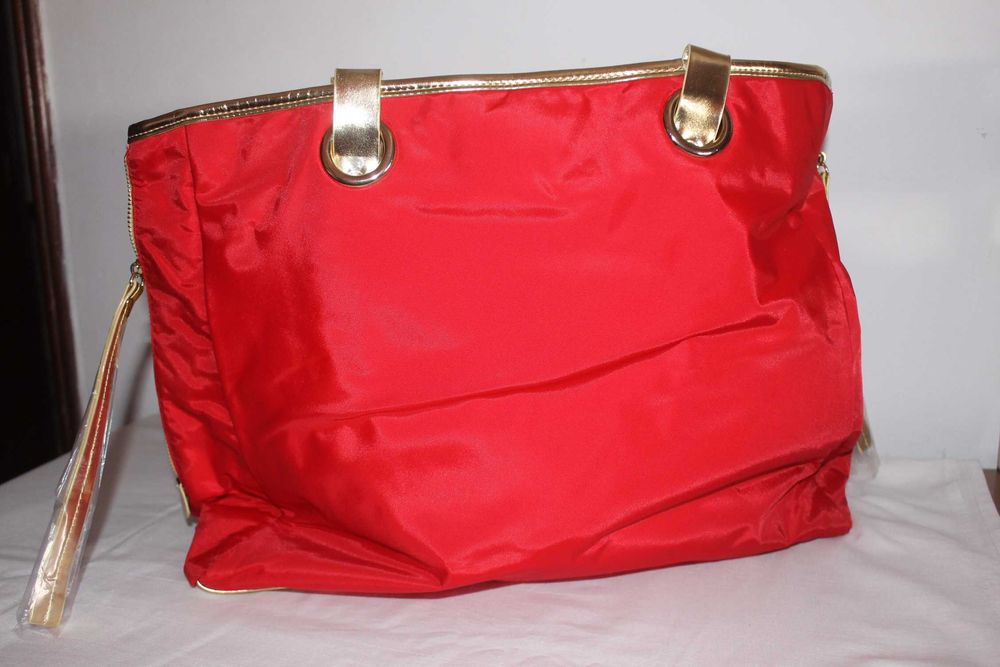 Mala Grande Moschino