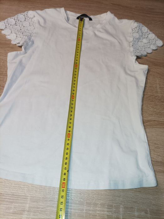 Biała bluzeczka rozmiar ok 140