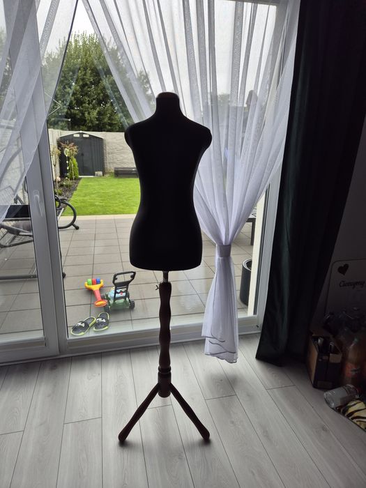 Manekin do sukni slubnej