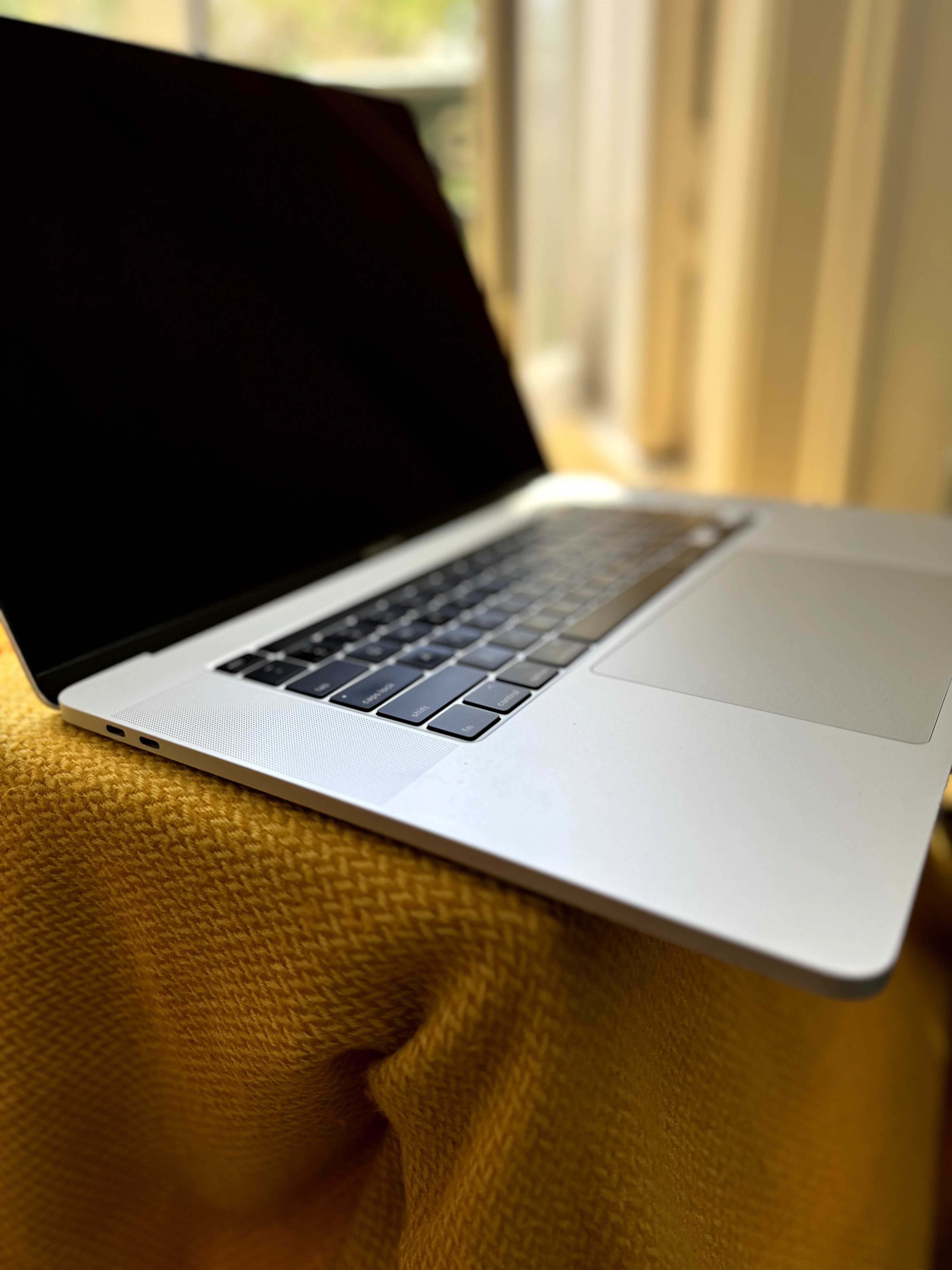 MacBook Pro 16" 2019, Core I9, 32 Gb, 1tb Ssd