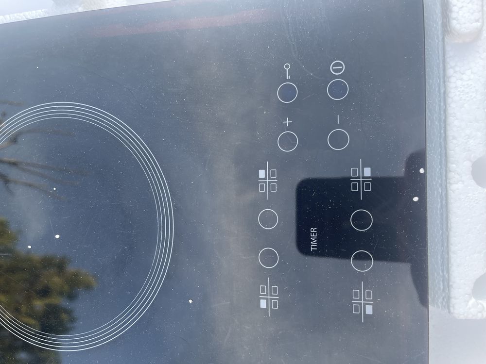 Продам електричну варочну панель на 4 конфорки Whirlpool