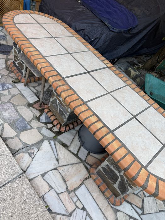 Mesa de pedra rústica