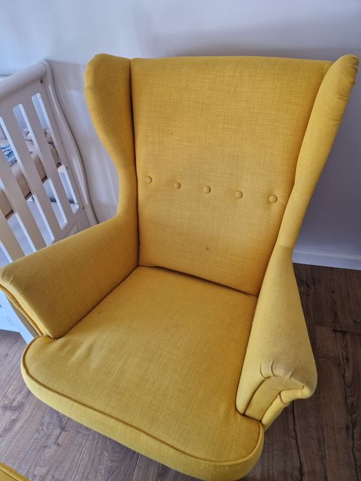 Komplet fotel uszak ikea żółty podnóżek STRANDMON
