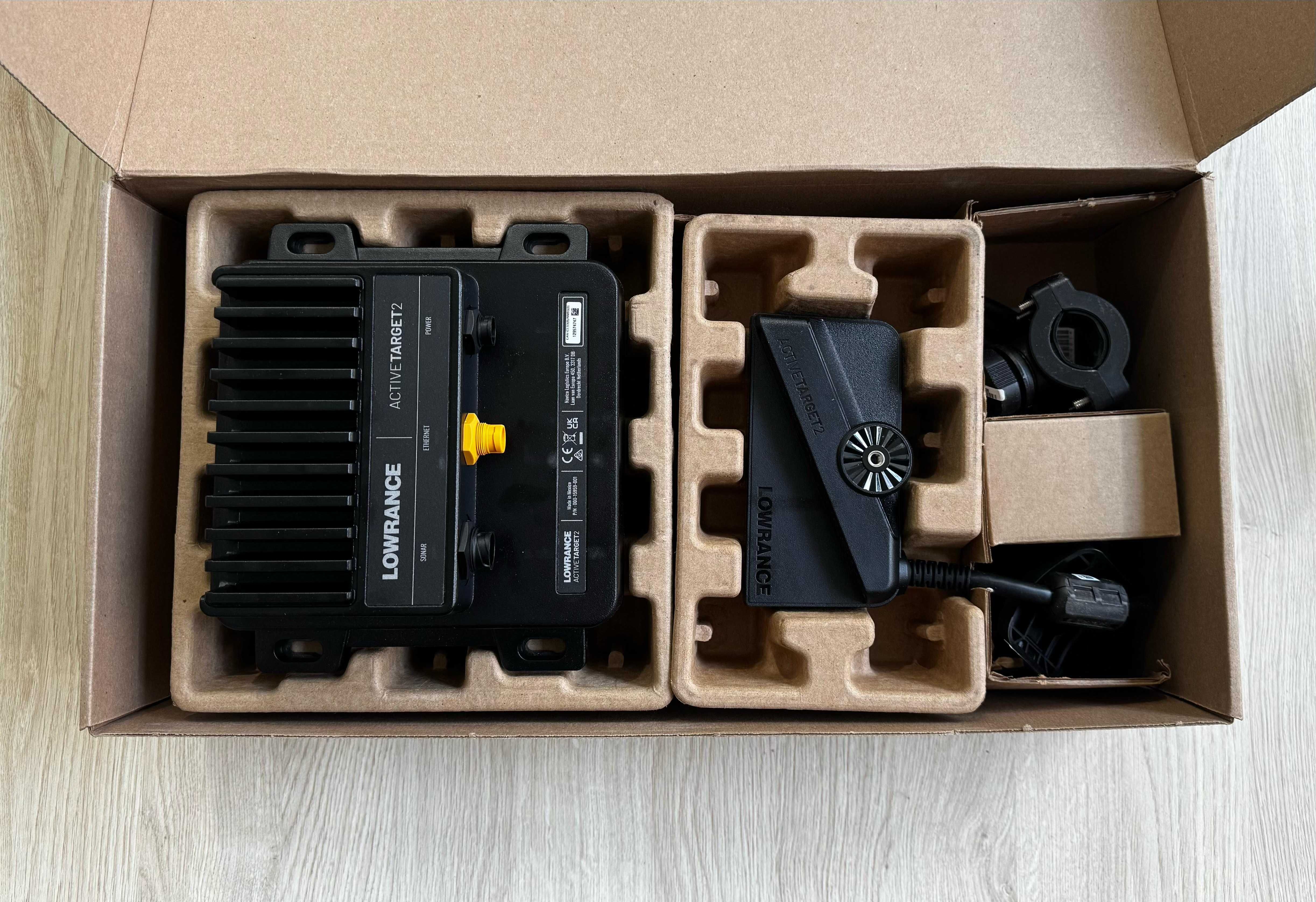 Lowrance ActiveTarget 2 System Live z Czarną Skrzynką i Przetwornikiem
