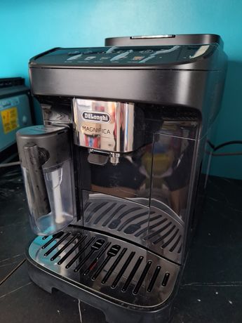 Ekspres DELONGHI Magnifica Evo ECAM290.61.B Czarny 1 Rok gwarancji