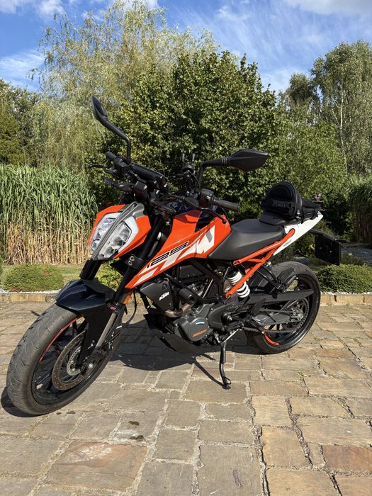 Motocykl KTM DUKE 125cm3  2021 rok