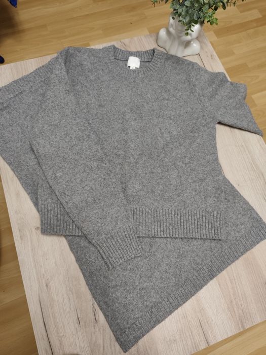 Костюм юбка та светр H&M розмір XS.