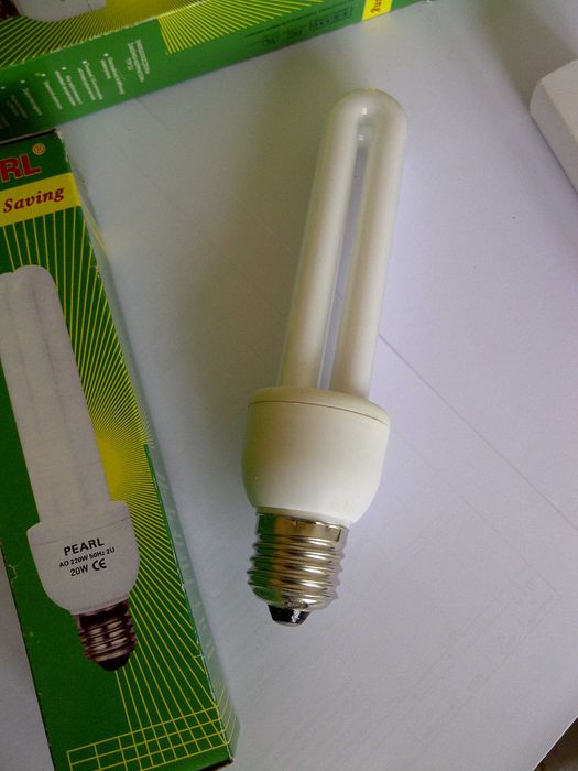 żarówka energooszczędna