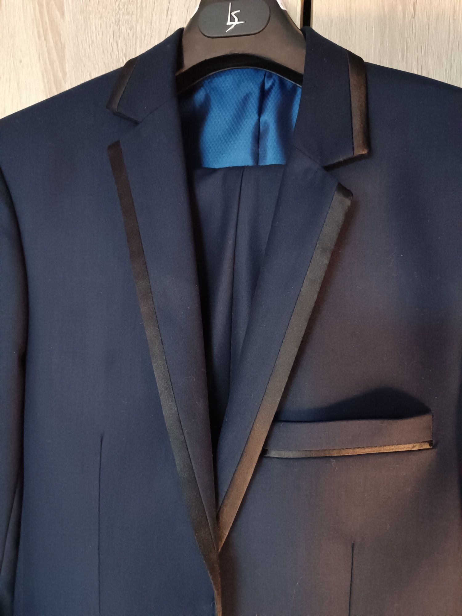 Garnitur Lebelt Suits granatowy 48 182