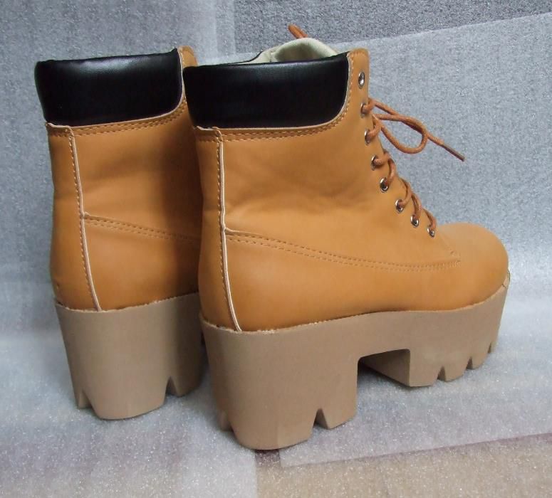 Botas Camel Novas