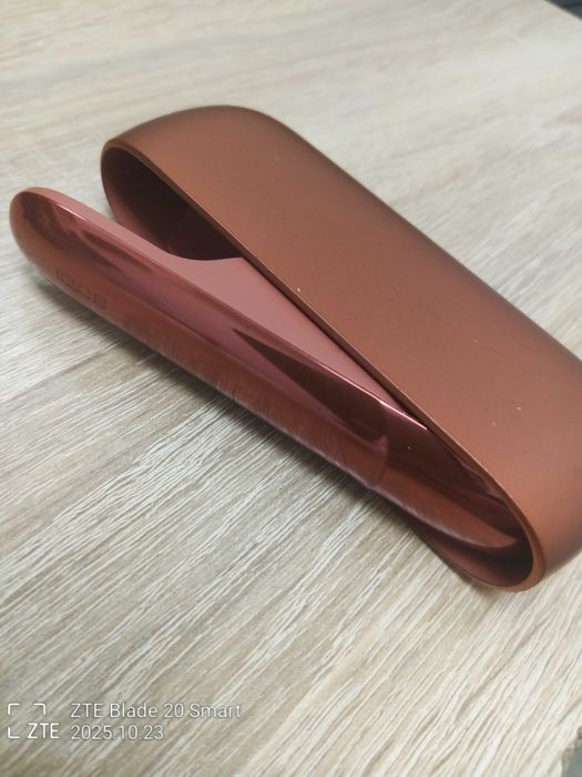 Зарядной кейс для устройства с нагревом.