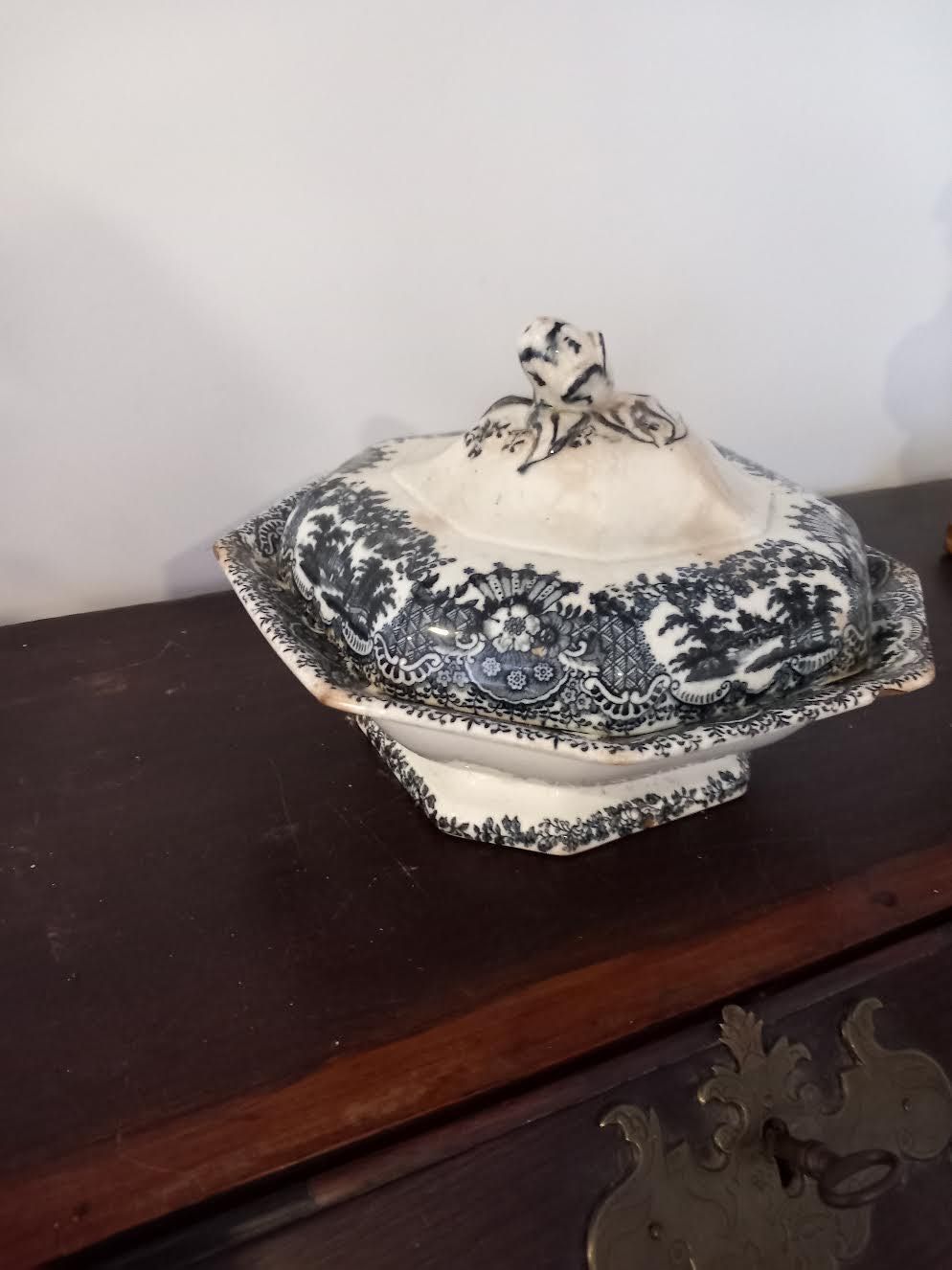 Faiança Antiga  Prato coberto