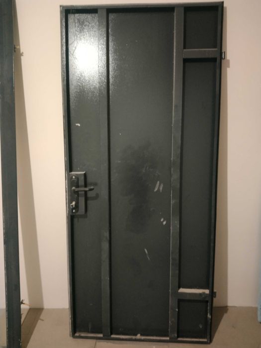 Двері вхідні металеві
