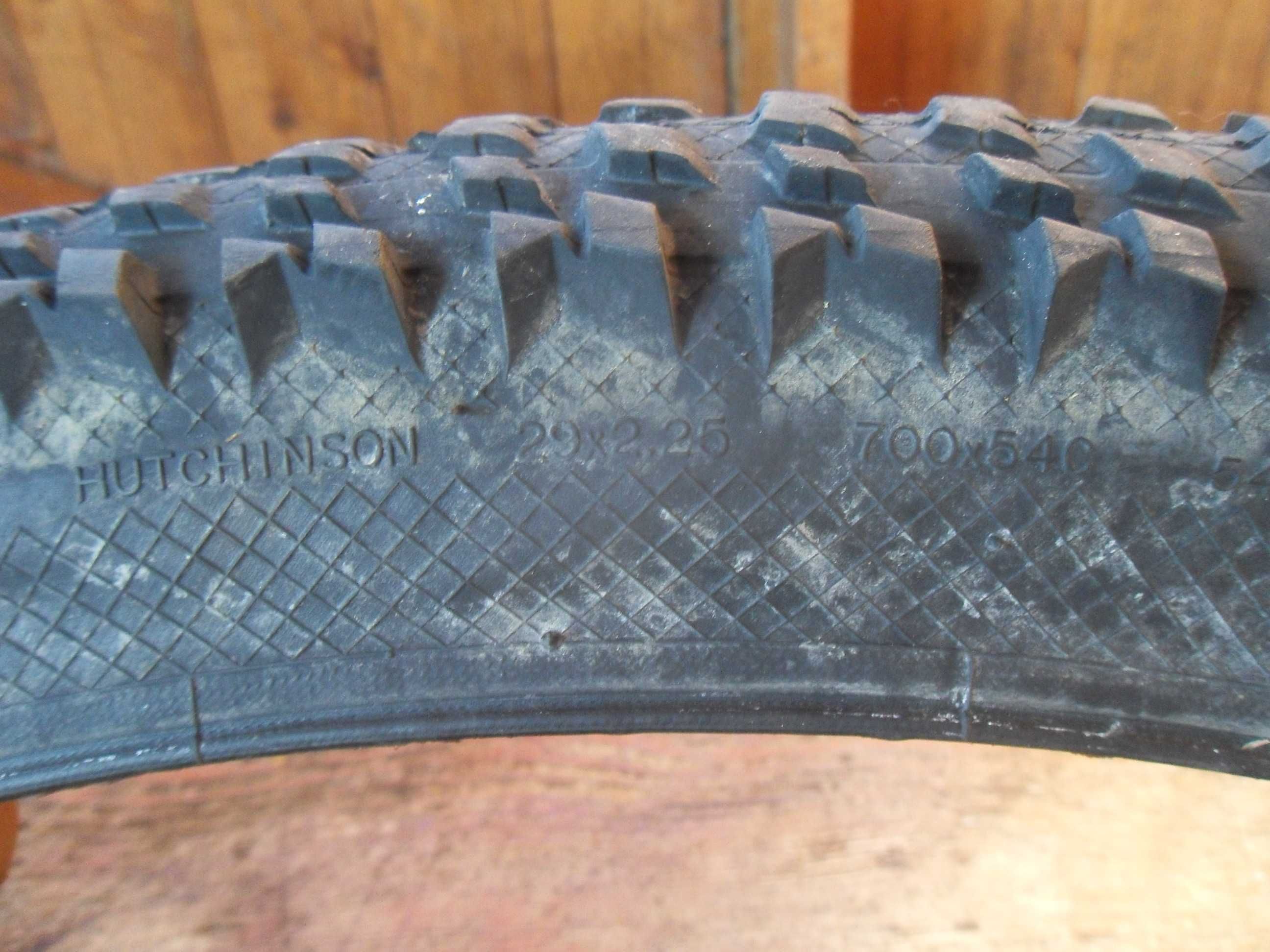 Hutchinson GILA  opona 29x 2,25 Kevlar TLReady Polecam
