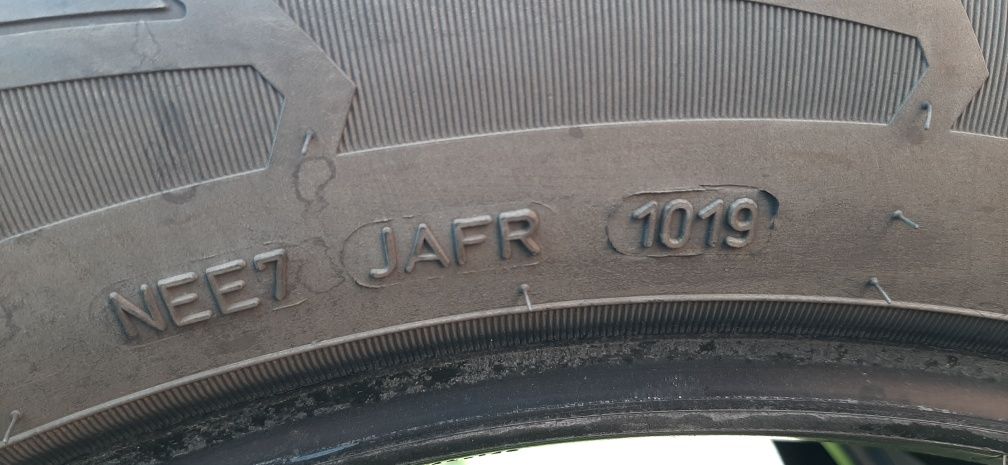 Opony zimowe Goodyear 235/55/19 105V