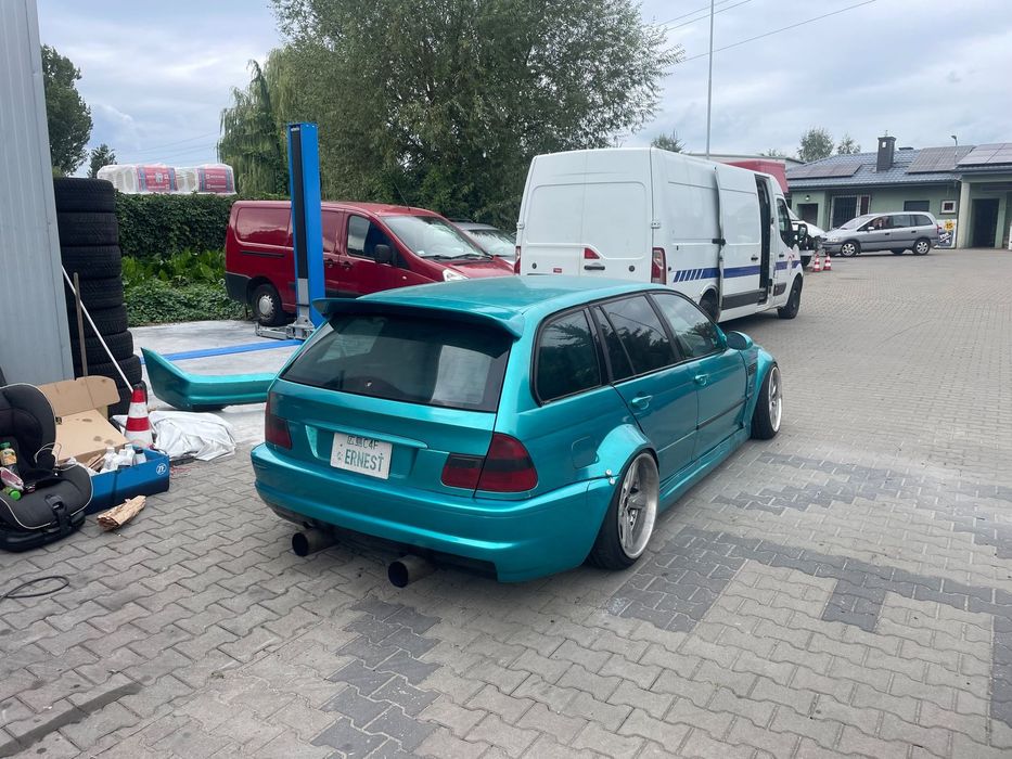 Spoiler spojler lotka na klapę szybę bmw e46 touring laminat