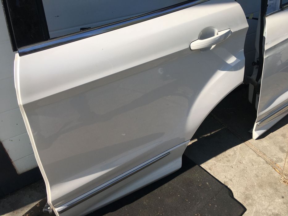 Drzwi lewy tył lewe tylne Ford Kuga mk2 vignale biała perła