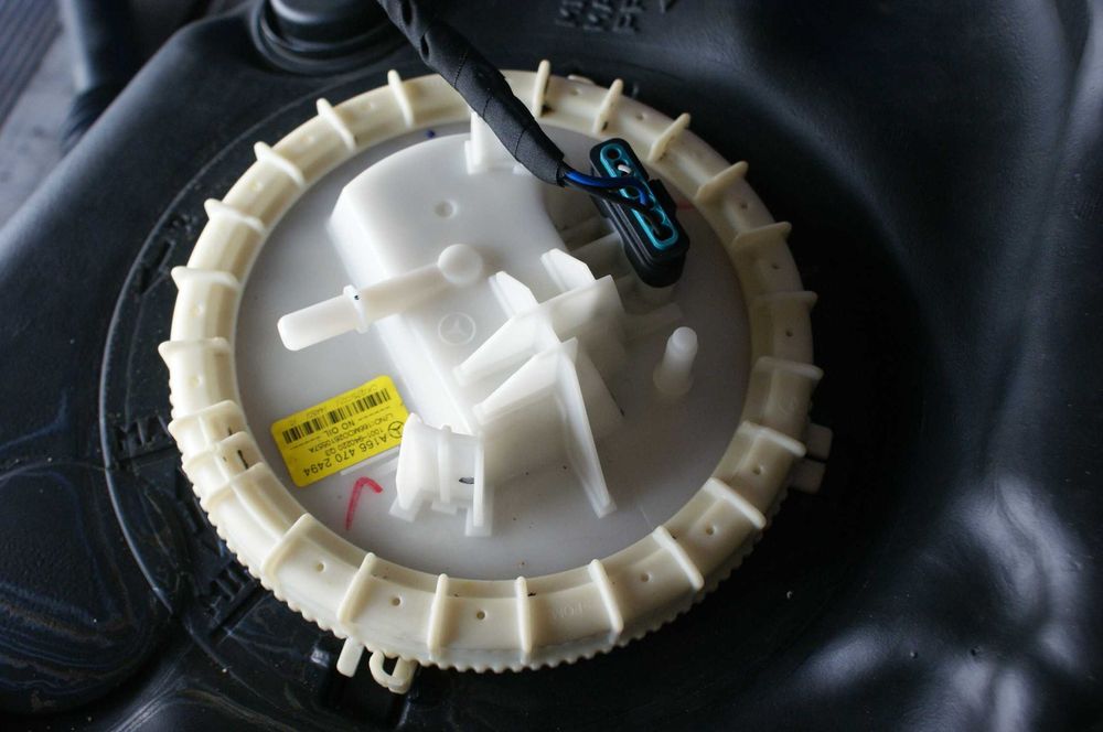 Mercedes ML W166 GL X166 GLE Zbiornik Pompa Paliwa Bak Komplet