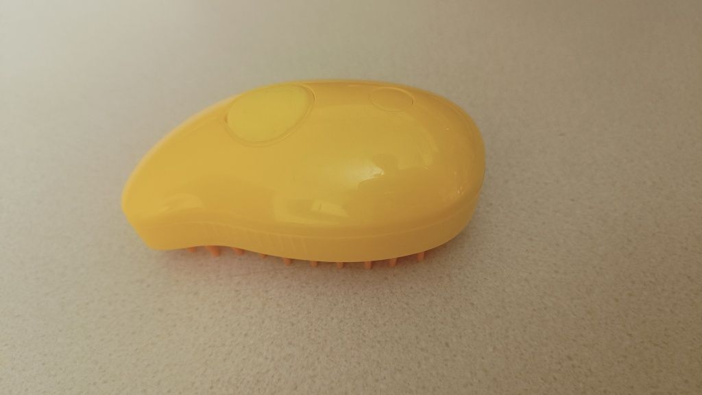 Szczotka parowa dla kota na USB