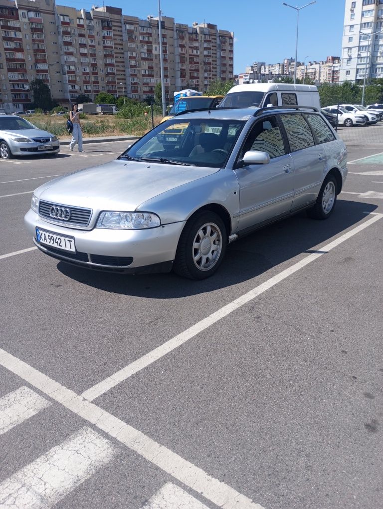 Продам ауді А4 автомат