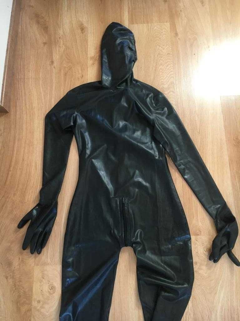 987a / OD RĘKI Przebranie Kombinezon latex czarny 0.4 catsuit maska M