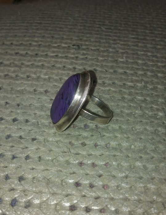 Stary duży pierścionek gigant naturalny kamień czaroit srebro