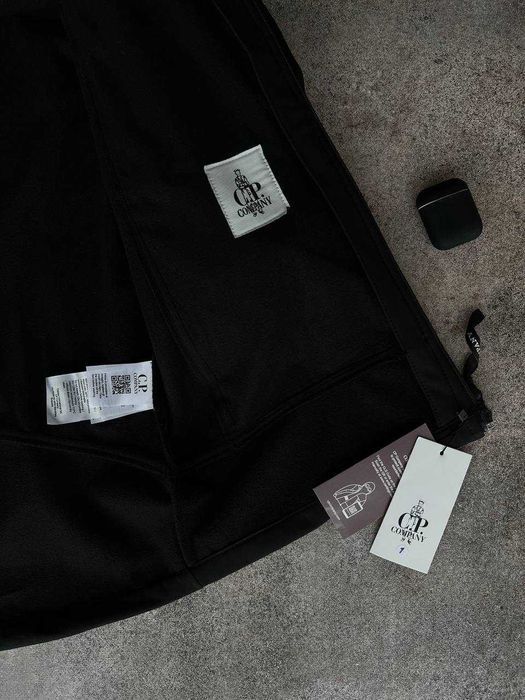 Вітровка C.P. Company Black Soft Shell на мікрофлісі з бірками i57/CP1