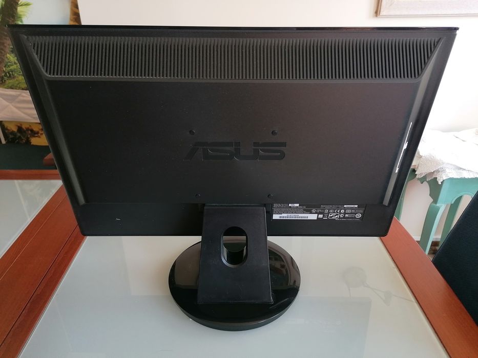 Monitor Asus FullHD VGA c/ cabos