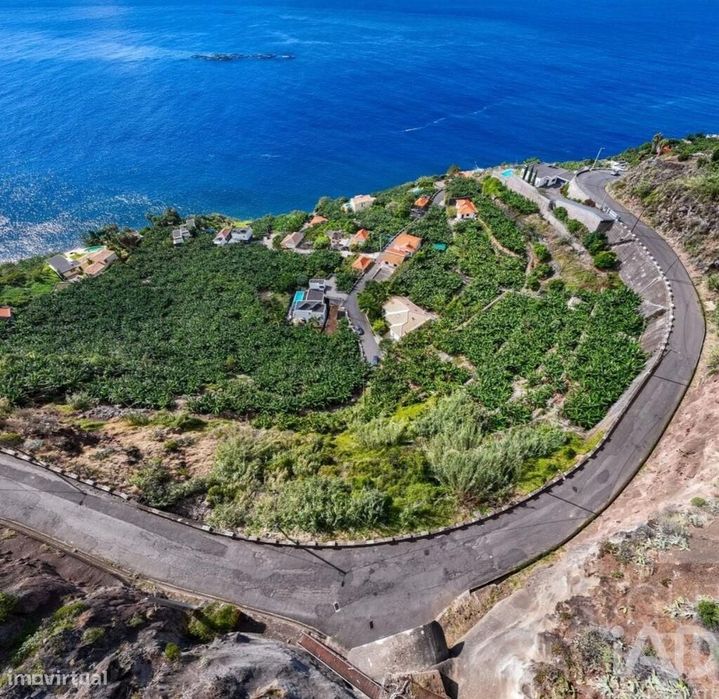 Terreno em Arco da Calheta de 2295,00 m2