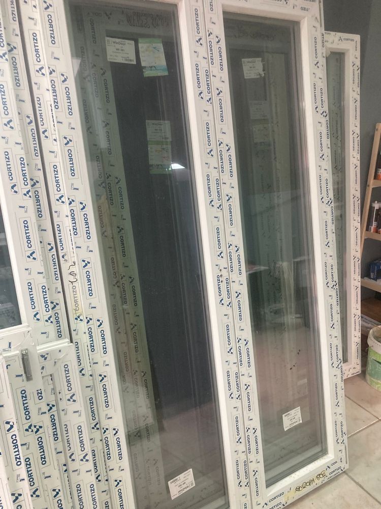 Janela pvc nova branca