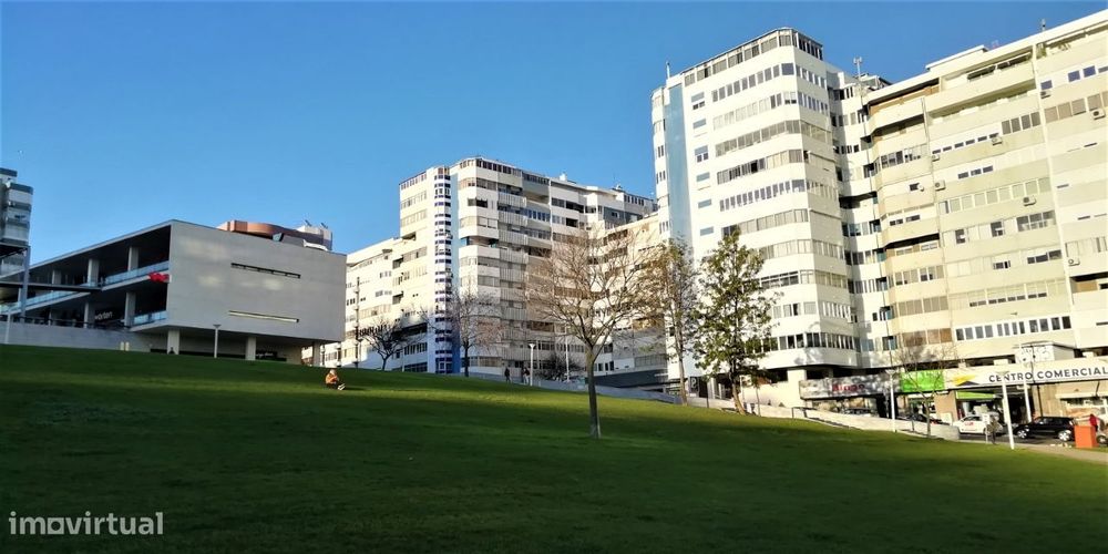 T2 Remodelado  no Centro de Almada