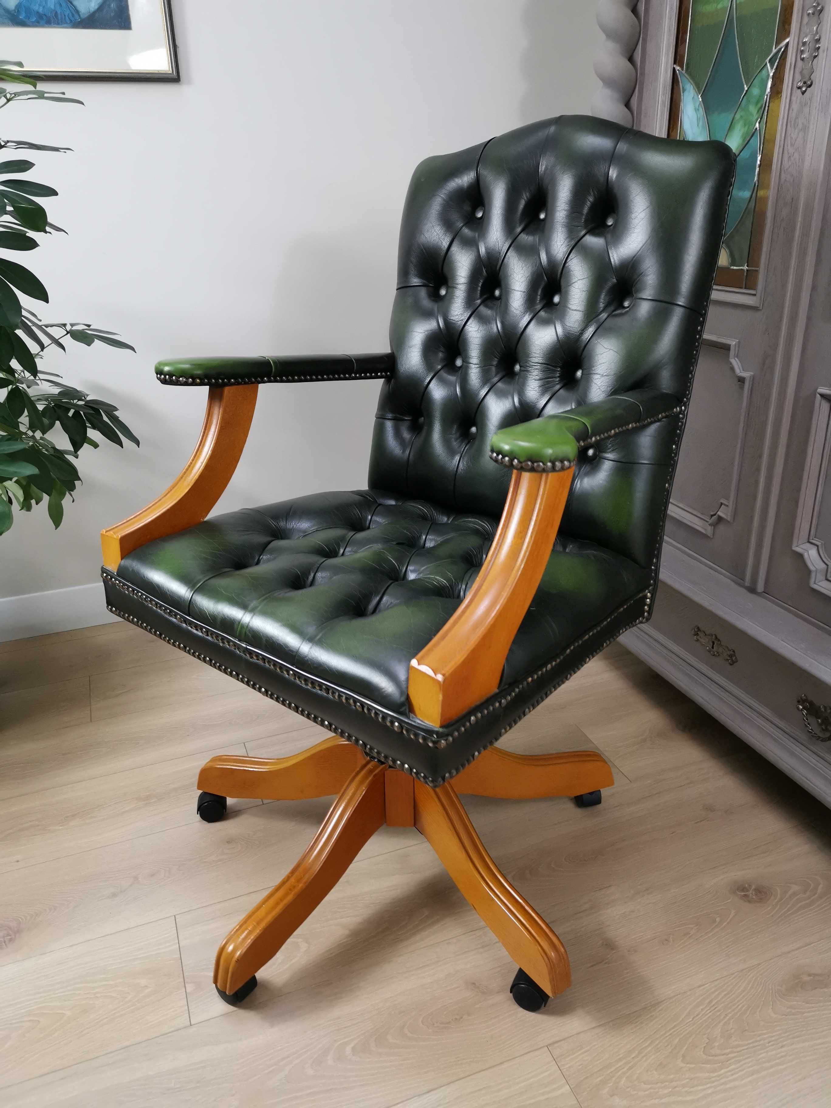 Gabinetowy FOTEL chesterfield kapitański 697/2025