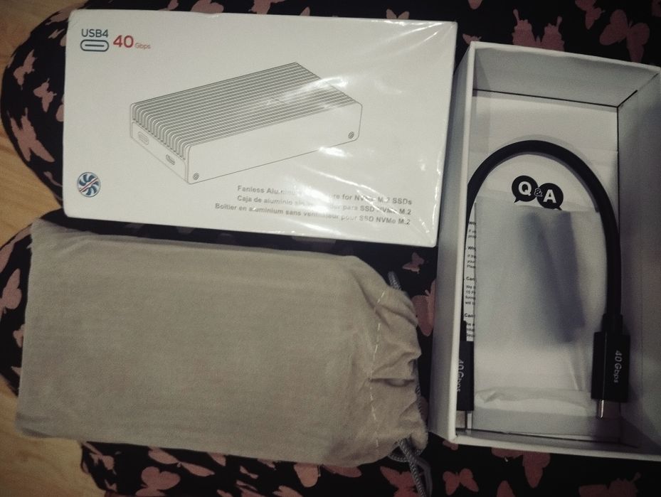 Kieszeń na dysk M.2 SSD NVMe Thunderbolt USB4 40Gb/s do 3500MB/s Abart