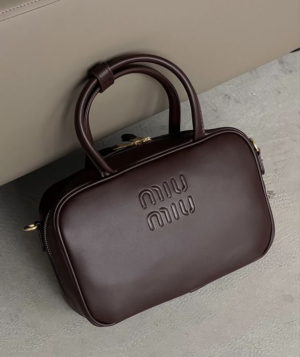 Трендова сумка Miu Miu Top Handle в кольорах