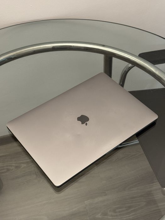 MacBook Pro 16″ (A2141) – Intelcore i9 / 16 GB / 1 TB SSD