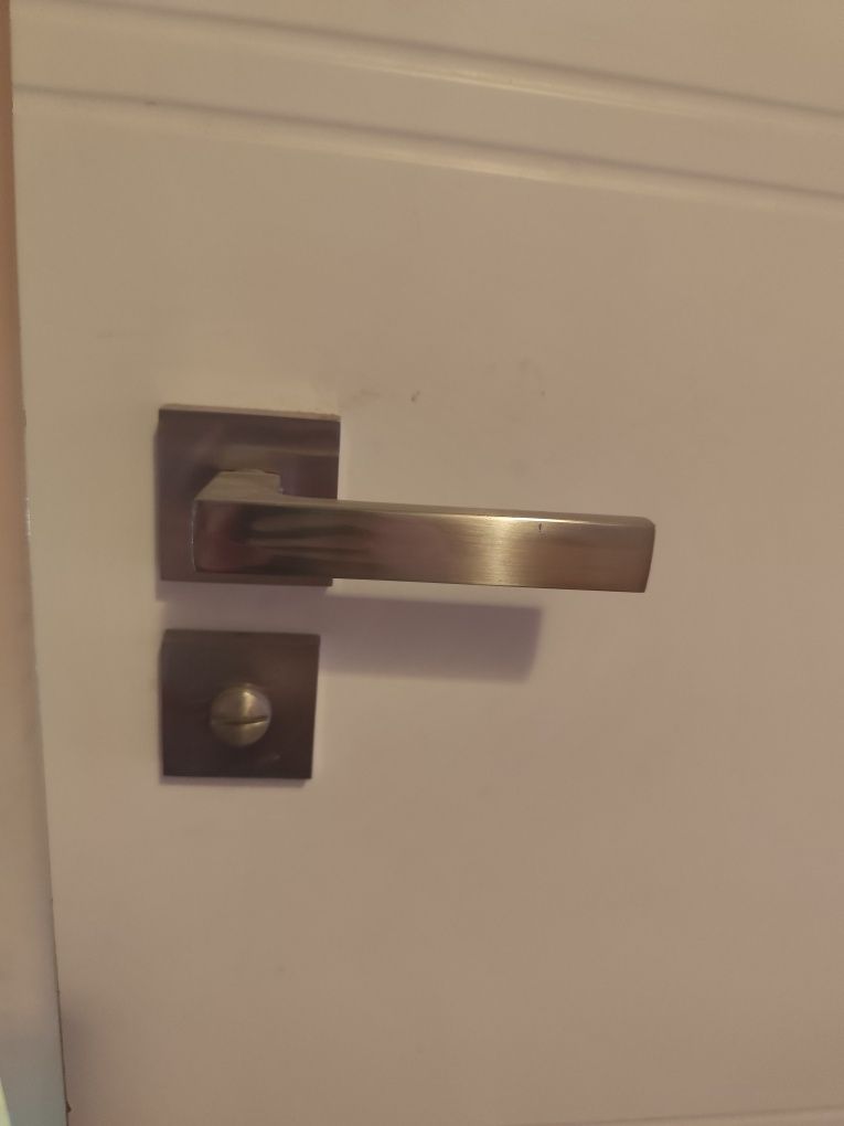 Białe drzwi 90 plus klamka