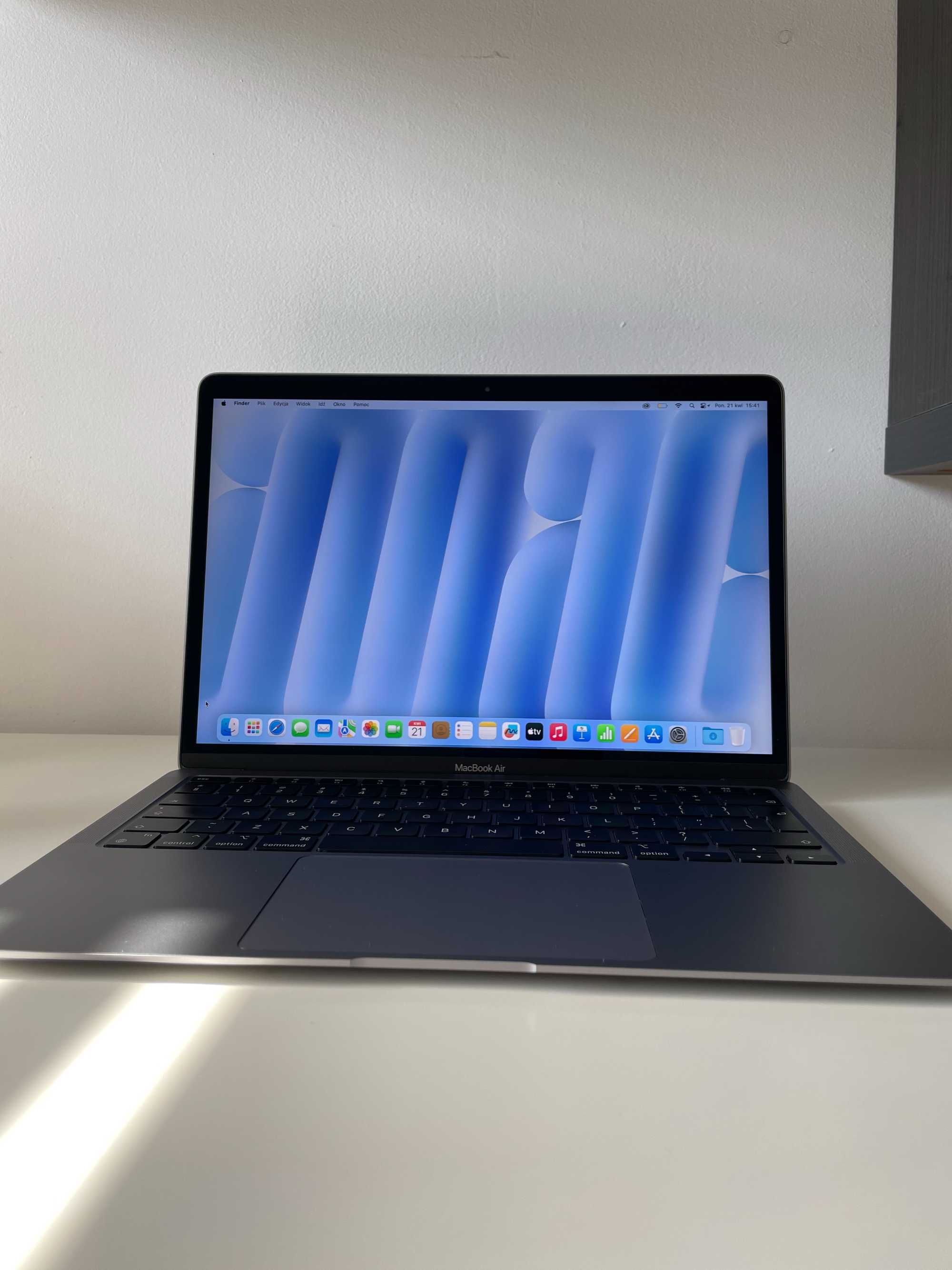 Apple MacBook Air 13” M1 8GB RAM / 256GB