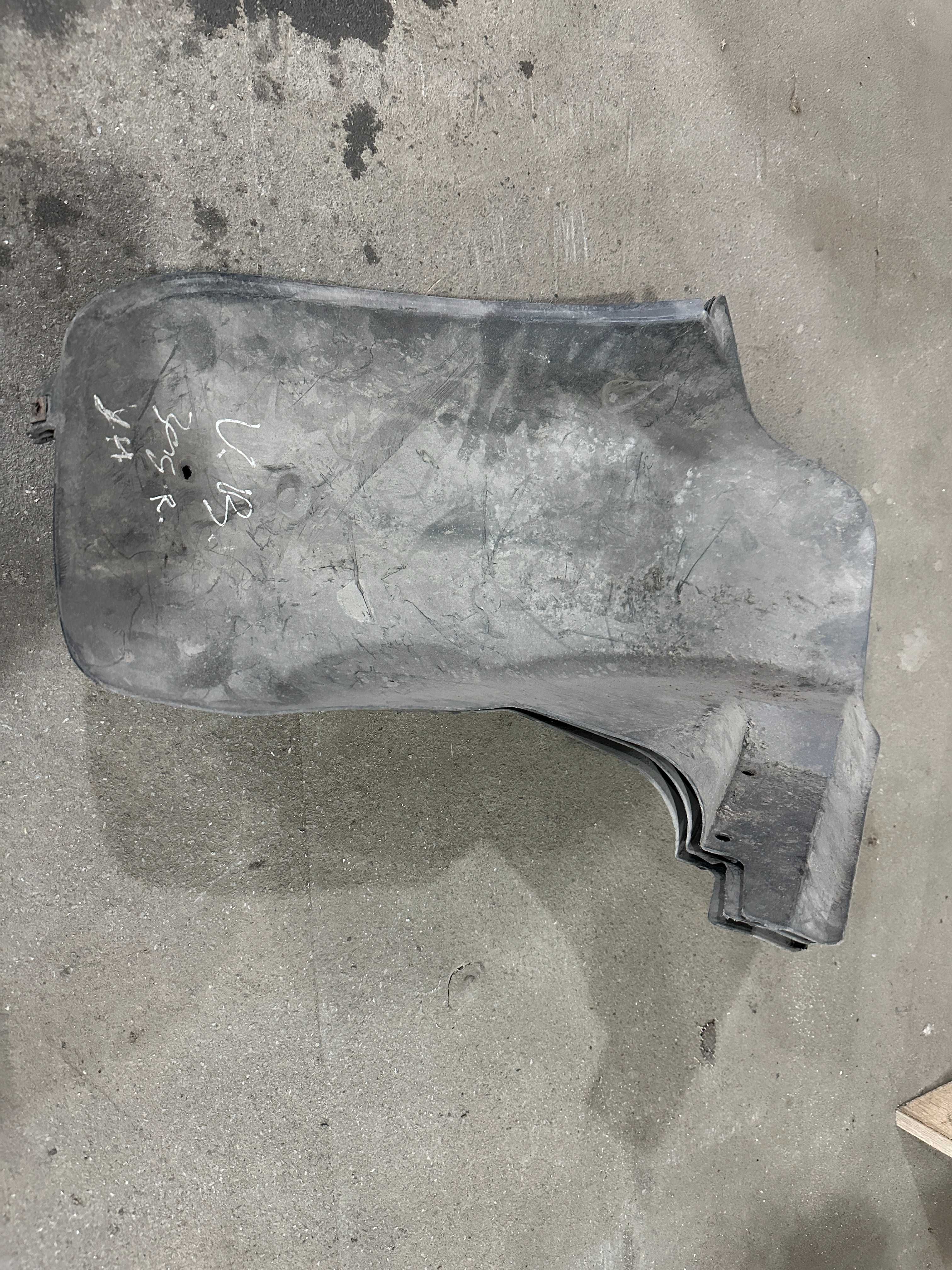 Подкрылок задний правый  opel vectra b 90508703