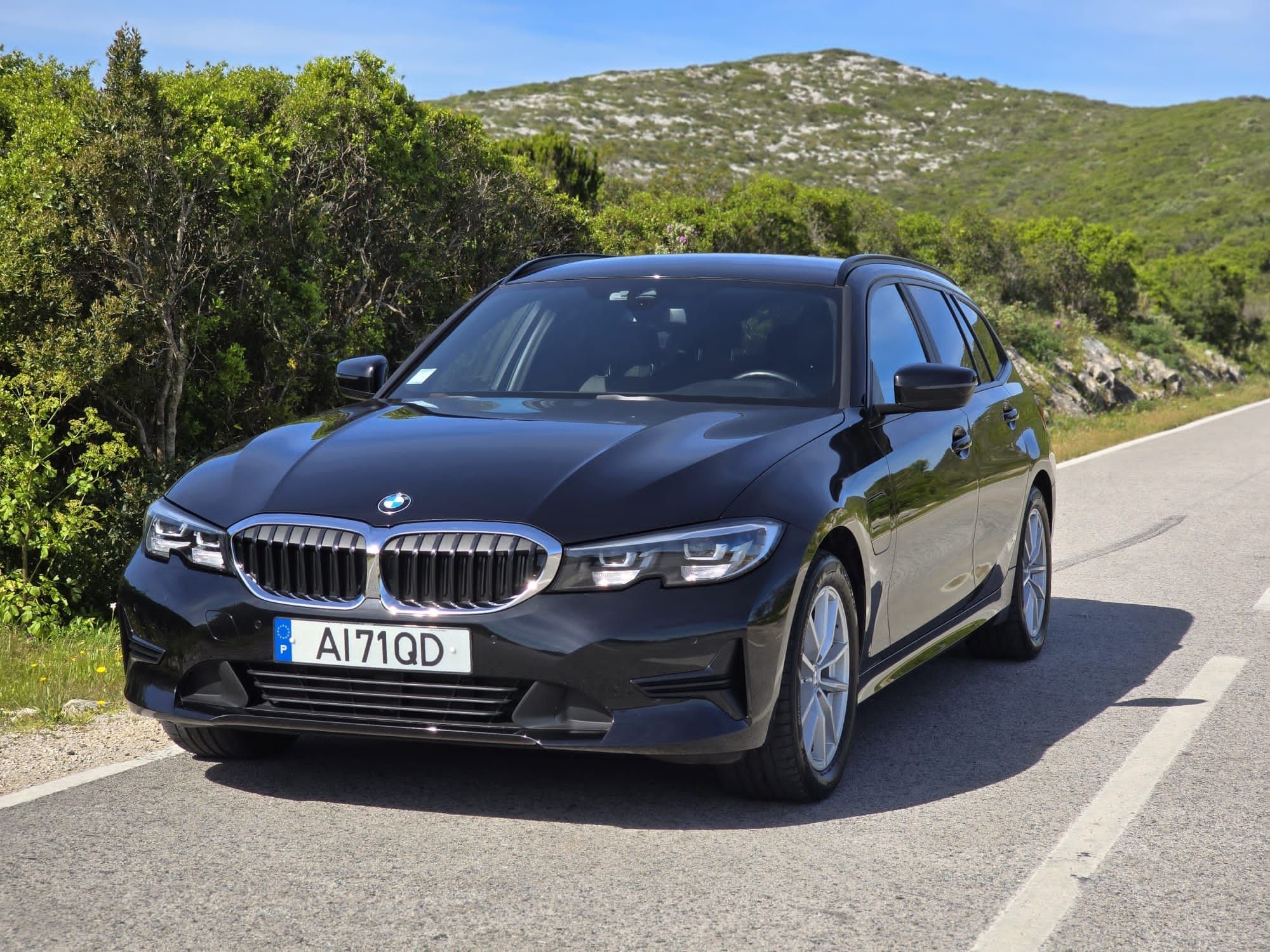 BMW 320e Touring Plug-in hybrid Garantia 530€ Mês