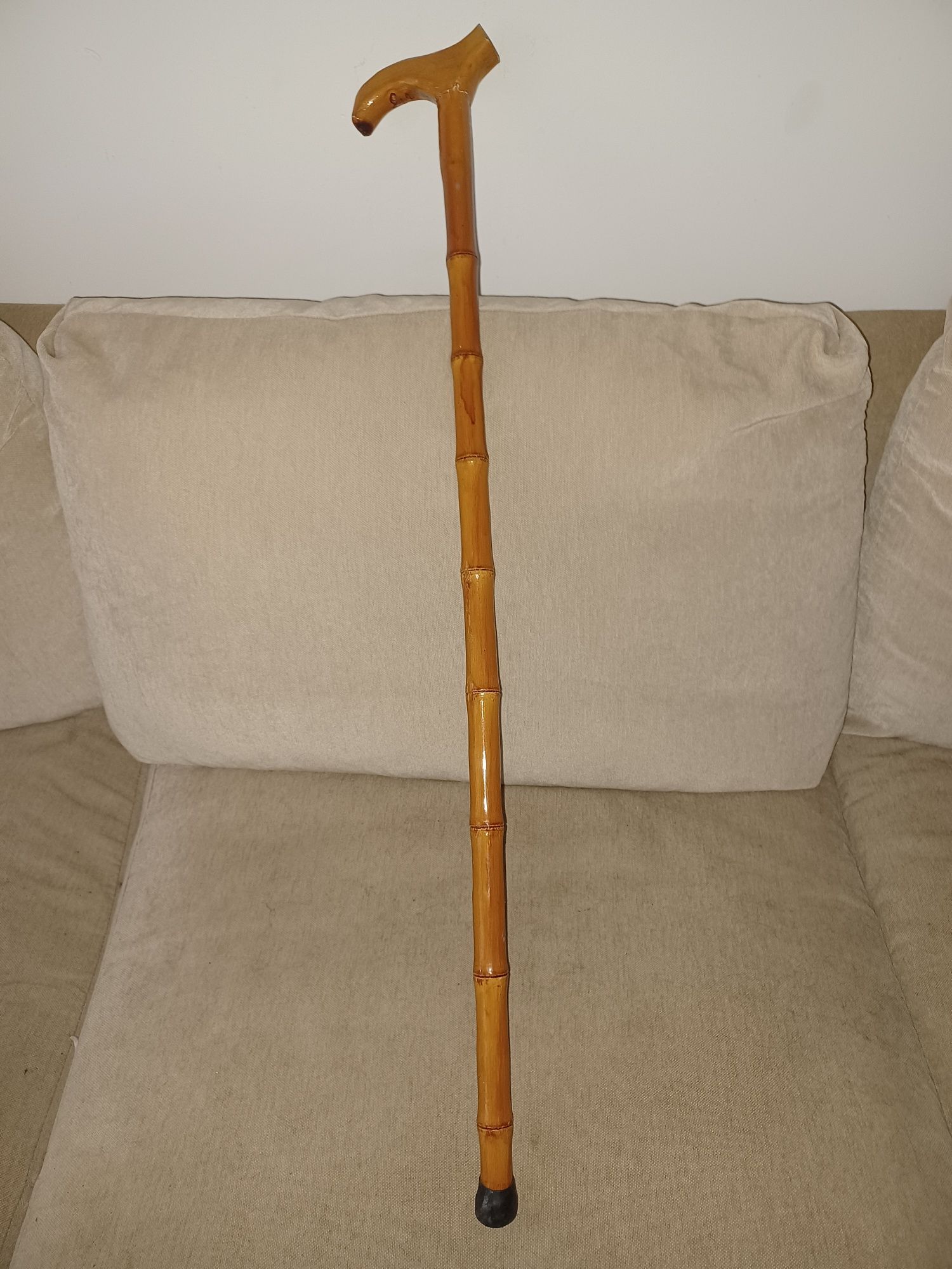 Bengala em bambu envernizado 90cm