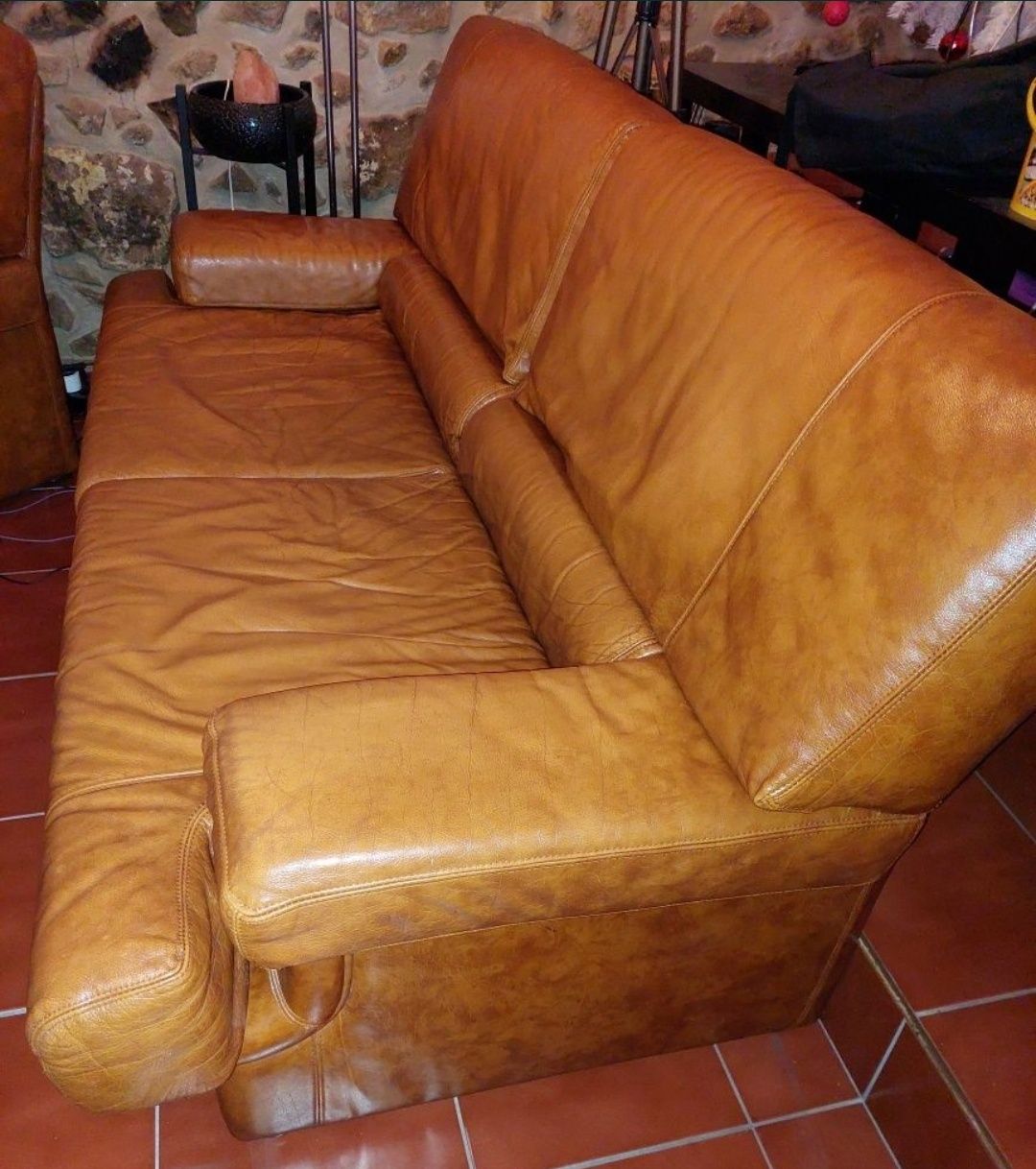 Sofá de sala 185cm pele de Bufalo genuína, resistente como novo