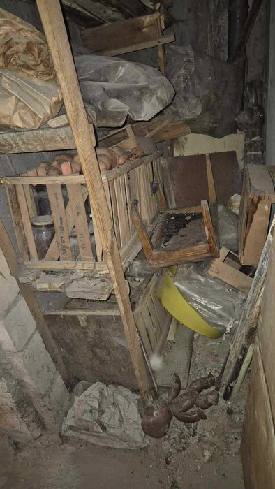 Opróżnianie piwnic / wywóz starych rzeczy – Warszawa i okolice